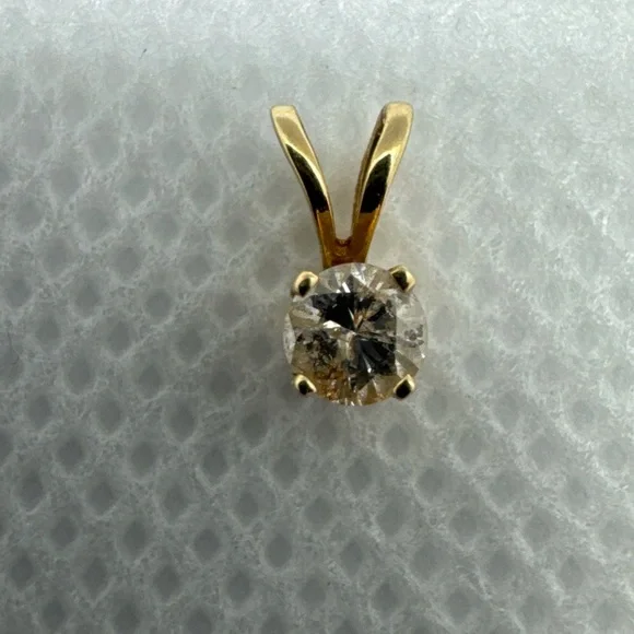 14k Yellow Gold Diamond Solitaire Pendant Round 4 Prong, 0.15 TCW, 0.24g - Picture 4 of 15